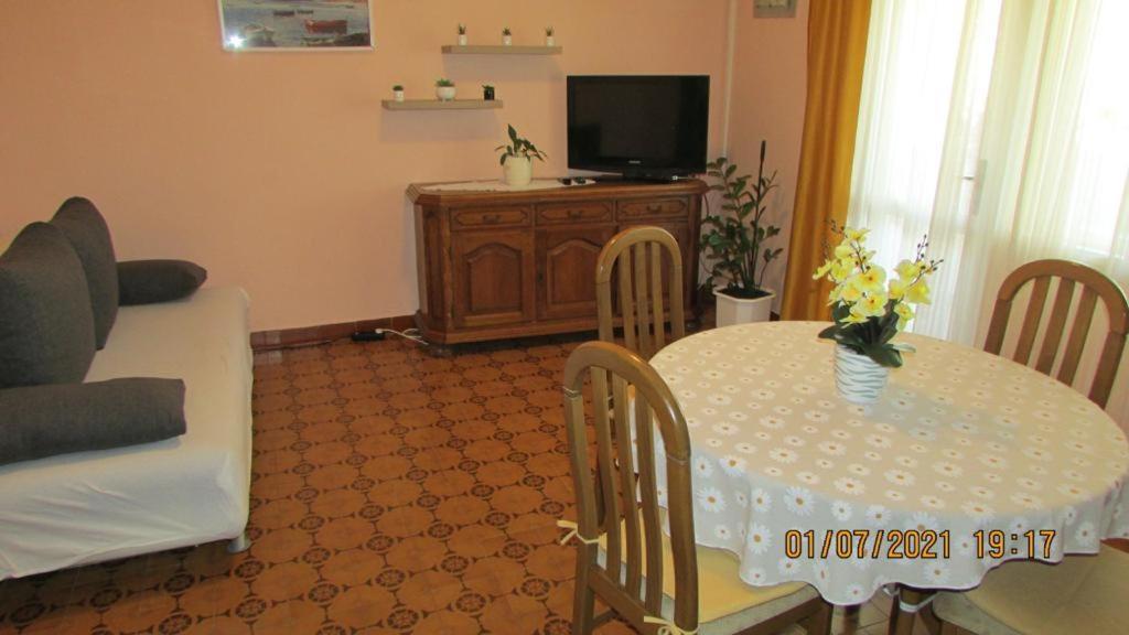 Apartment Tomy Trogir Exterior photo